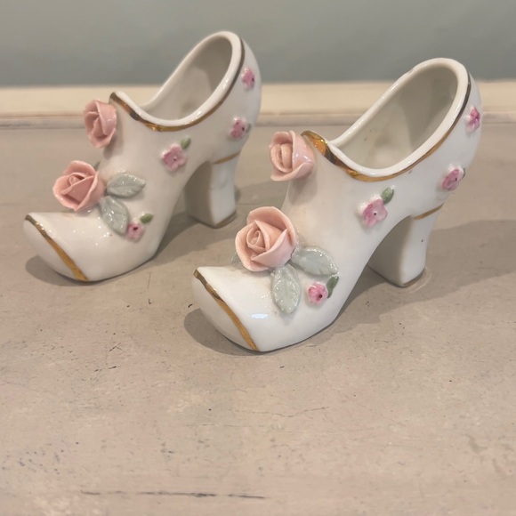 VINTAGE BONE  CHINA ROSE SHOES TRINKETS DECOR FEMININE DANITY - Picture 7 of 8